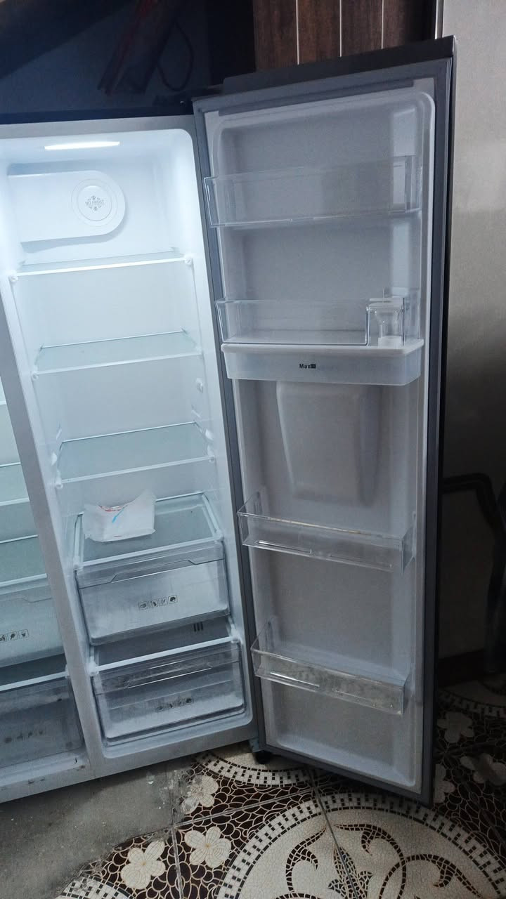 سلام عليكم ثلاجه+مجمده شركه جيرمني ثلاجه وضع شركه ما مستعمله جديده السعر 1.500.000 وبيهه مجال  
***********
