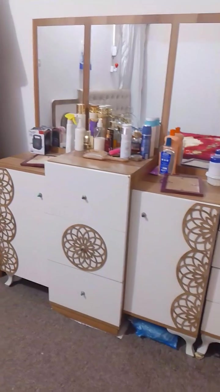 غرفه تركيه 6قطع من غير صندوق السرير للبيع نضيف سعر 600 مكان ناصريه


**إذا كنت صاحب هذا الإعلان وتريد حذفه لأي سبب، رجاءا أرسل رسالة إلى الدعم الفني**