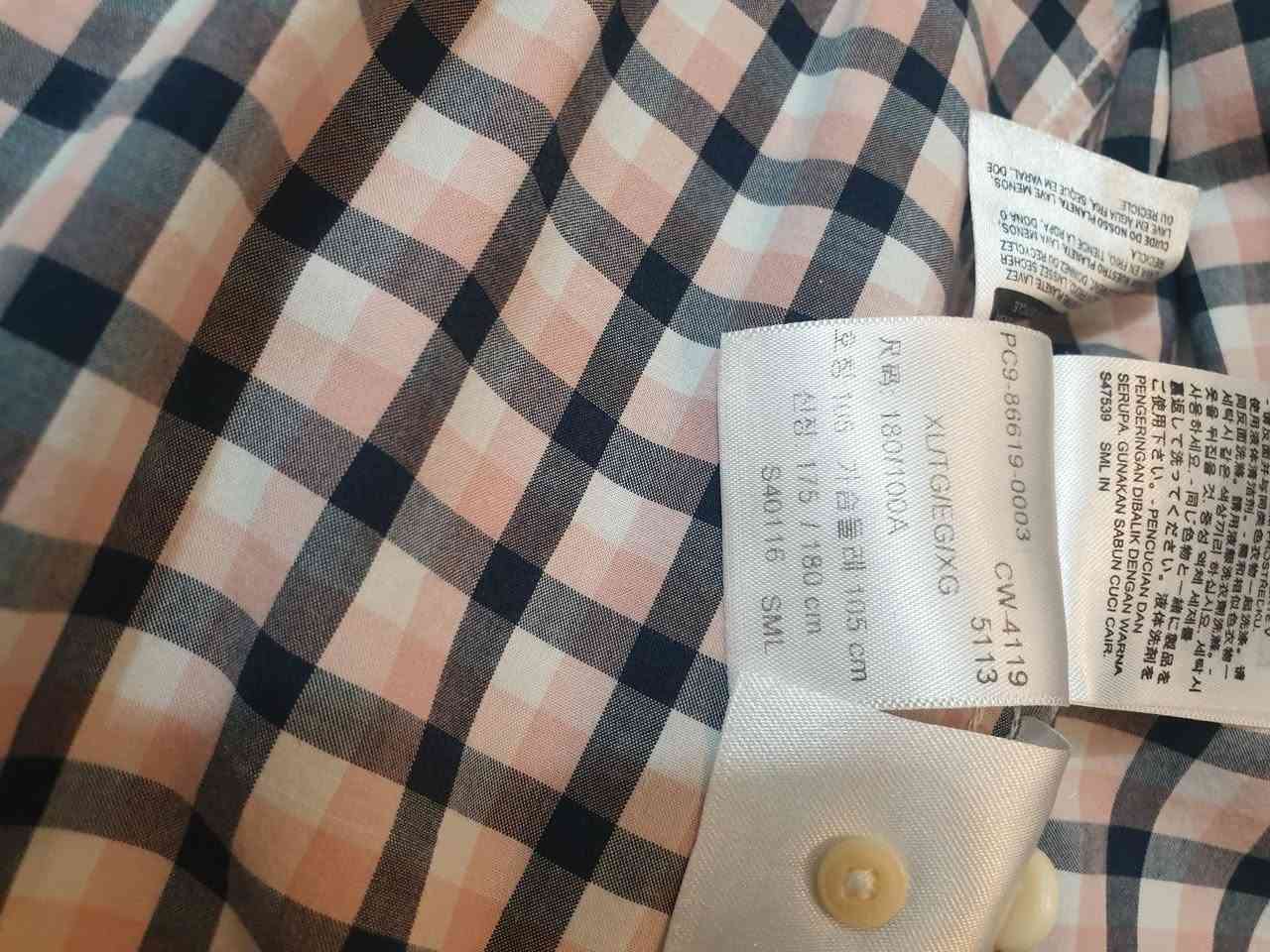 السلام عليكم جميعا...
قميص ليڤايز (( Levi's ))
اصلي وكالة الهند ..
بالة و نظافة 💯 %
تقفيلة حلوة و هادئة...
قياس لارج راهي
الطول 73 سم
طول الردن 63 سم
عرض الصدر 56
السعر 26 شامل التوصيل


**إذا كنت صاحب هذا الإعلان وتريد حذفه لأي سبب، رجاءا أرسل رسالة إلى الدعم الفني**