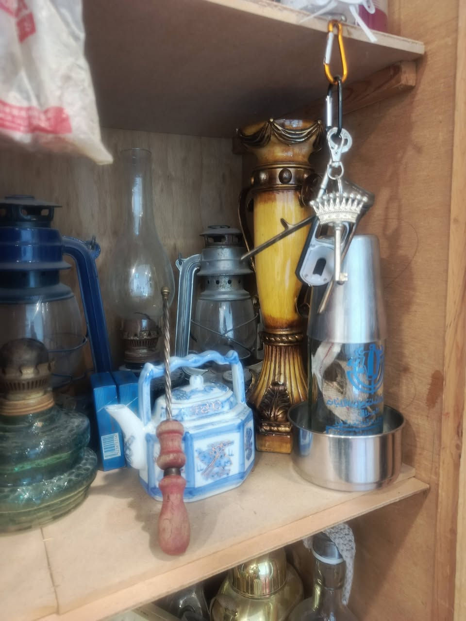 سلام عليكم للبيع مكاني كربلاء وإذا شلعه وحده اداري بالاسعار ***********
