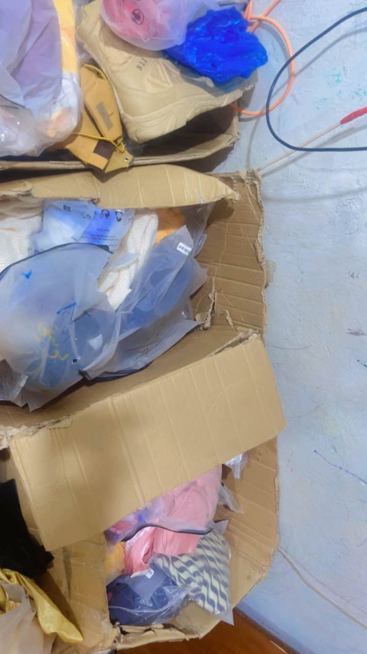 ملابس شي ملابس اطفال واحذيه رجالي ونسائي ٤كارتونات ١٠٠ الف قفل بيهم اكثر من ١٥٠ قطعه  لو تنباع القطعه على الف انتم ربحانين راسلوني خاص اصورلكم عمارة, ميسان


**إذا كنت صاحب هذا الإعلان وتريد حذفه لأي سبب، رجاءا أرسل رسالة إلى الدعم الفني**