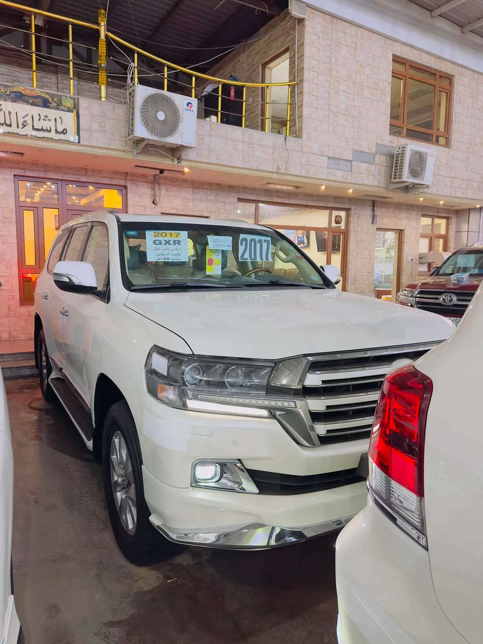 السلام عليكم للبيع لاندكروز GXR 2017
وايت أدشن SAS  محرك V6 

8 ايرباك 

تحكم سرعة 

دبل ماوس

فتحة سقف وباقي المواصفات معروفة

رقم بغداد 

ماشية 94 km 

بيها مكان بارد بسيط جدا الباقي مكفول 

محرك كير وصدر وتبريد مكفولات  

تخم تاير جديد اصلي 

للبيع او مراوس 

رقم الهاتف ***********

مكاني بغداد
