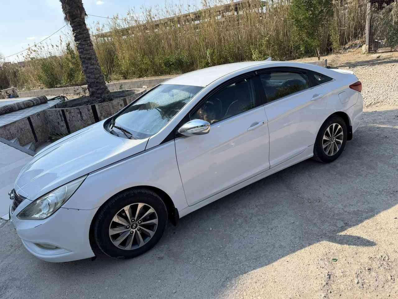 السلام عليكم سوناتا خليجيه السعر87 ورقه موديل 2012 السياره بيه تبديل جاملغات خلفيه ومصبوغه حزام السياره جاهزه من كلشي حداديه تخم تاير كير محرك ماتصرف عليه دينار 
عنوان السياره واسط الزبيديه ***********
