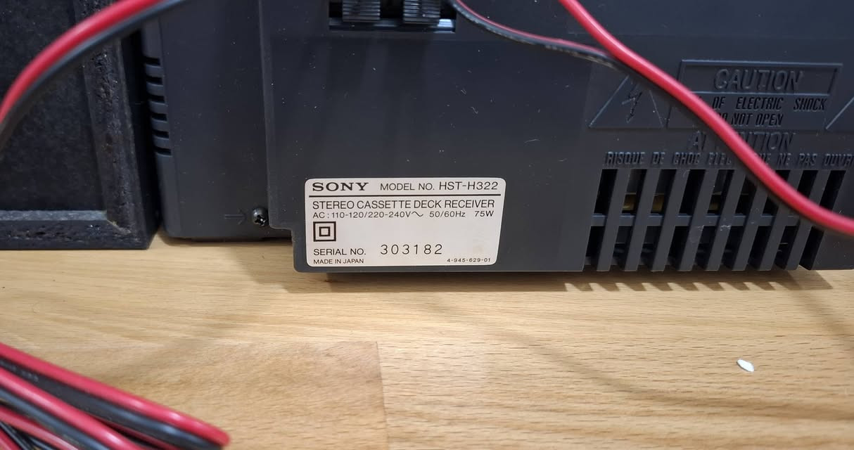 مسجل راديو ياباني ماركة SONY FH 322R
جديد غير مستخدم مع كافة الملحقات
راديو 3 موجات 
كاسيت قلاب 
اكولايزر
ريموت كونترول
السعر النهائي : 150 الف


**إذا كنت صاحب هذا الإعلان وتريد حذفه لأي سبب، رجاءا أرسل رسالة إلى الدعم الفني**