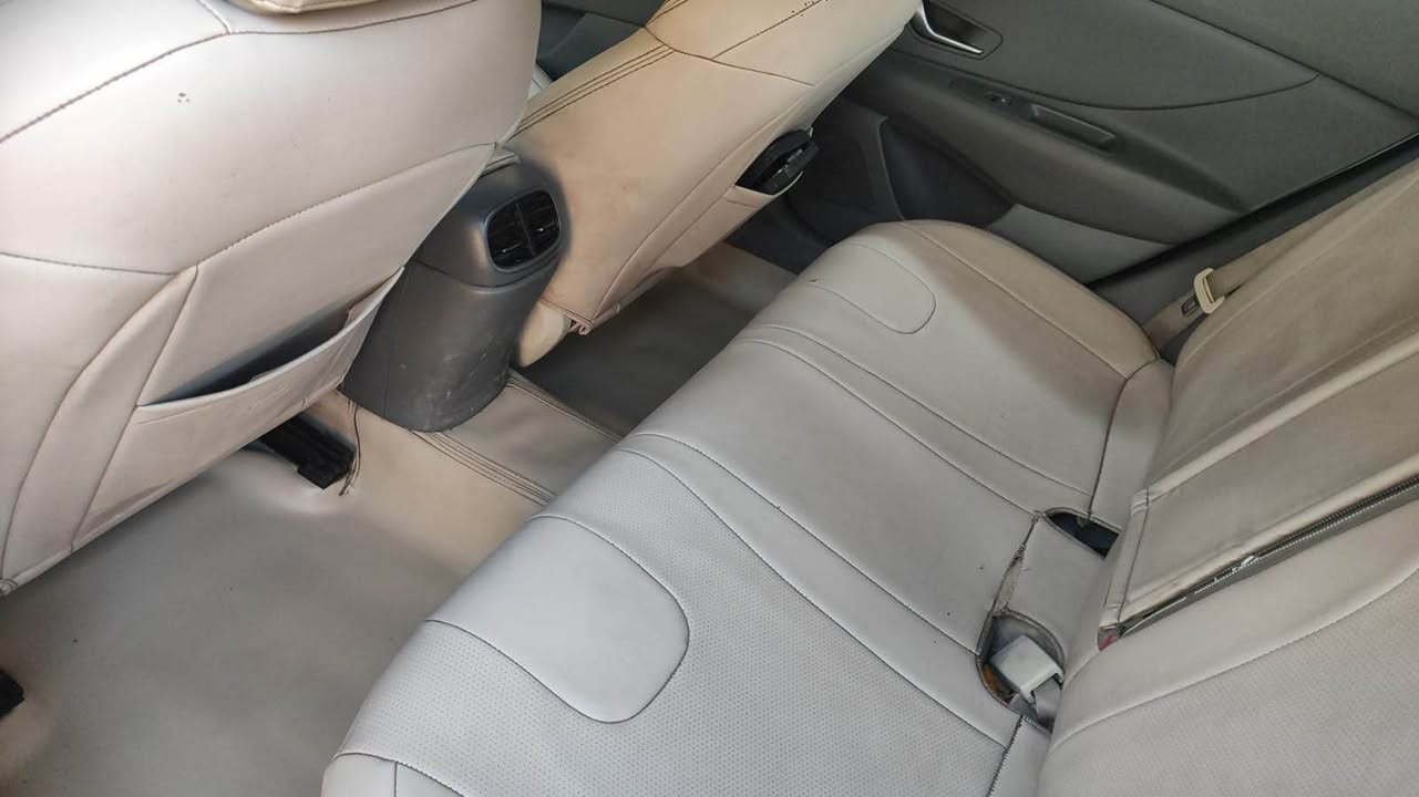 السلام عليكم 
النترا للبيع خليجي كفالة عامه 
موديل 2023
محرك 1600
بدون فتحة
كشنات مخمل 
سويچ 
لون ابيض
السعر 165
العنوان البصرة حي الاصدقاء

*********** البصرة, العراق
