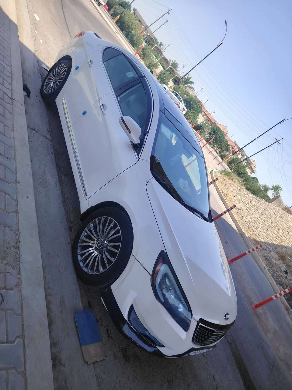 كيا كادنزا خليجي رقم صلاح الدين ألماني مشروع وطني الرقم الجديد انكليزي دولي موديل ٢٠١١ السياره فول مواصفات واحد علئ واحد مواصفات بصمه كشنات جلد كهرباء فتحه سقف برده خلفيه اصليه تحكم استيرن قطعتين تبريد كامره حساسات السيارة محرك ٦سلندر ٥راكب محرك ابلادي كير ابلادي صدر جديد تخم تايرات جديد السياره جاهزه من كلشي اي نقص مابيه بيه صبغ ٣ قطع بدون دواخل والباقي مكفول السعر ١٠٠ اوبيه مجال الاتصال ***********
