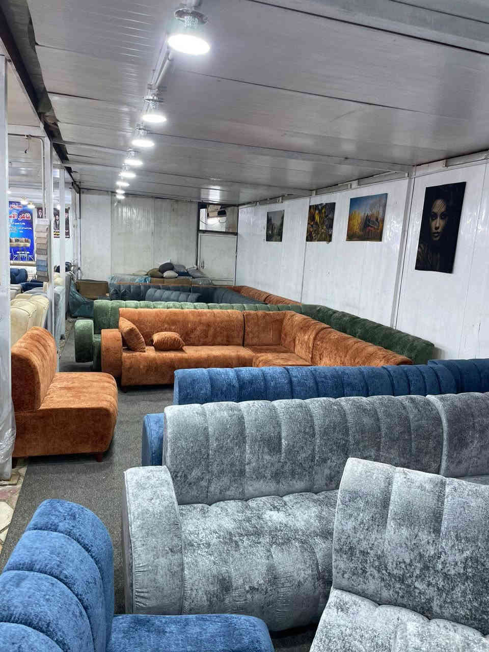 تخم قنفات متوفر عدة ألوان 
يتوفر تخم و يتوفر ديوان حسب الطلب
الانبار الرمادي شارع 40 📍 
تتوفر خدمة توصيل 🚚 
للاستفسار خاص او على الرقم ***********
