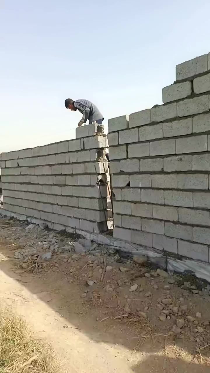 خلفه بناء بلوك قطعي ع دبل شغل درجه اولى حالين متفرغ مكان بغداد   👋🏻 كلشي نشتغل  ***********/
