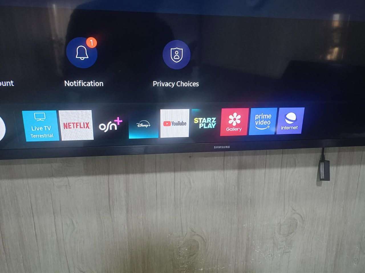 ئەم تیڤییە شاشەی ٤٣ ی مارکەی سامسۆنگە فوول مواسەفاتە مای تیڤی یوتیووب موبایلی پێ رەپت دەکرێت بۆ فرۆشتن ن.کەلار ***********
