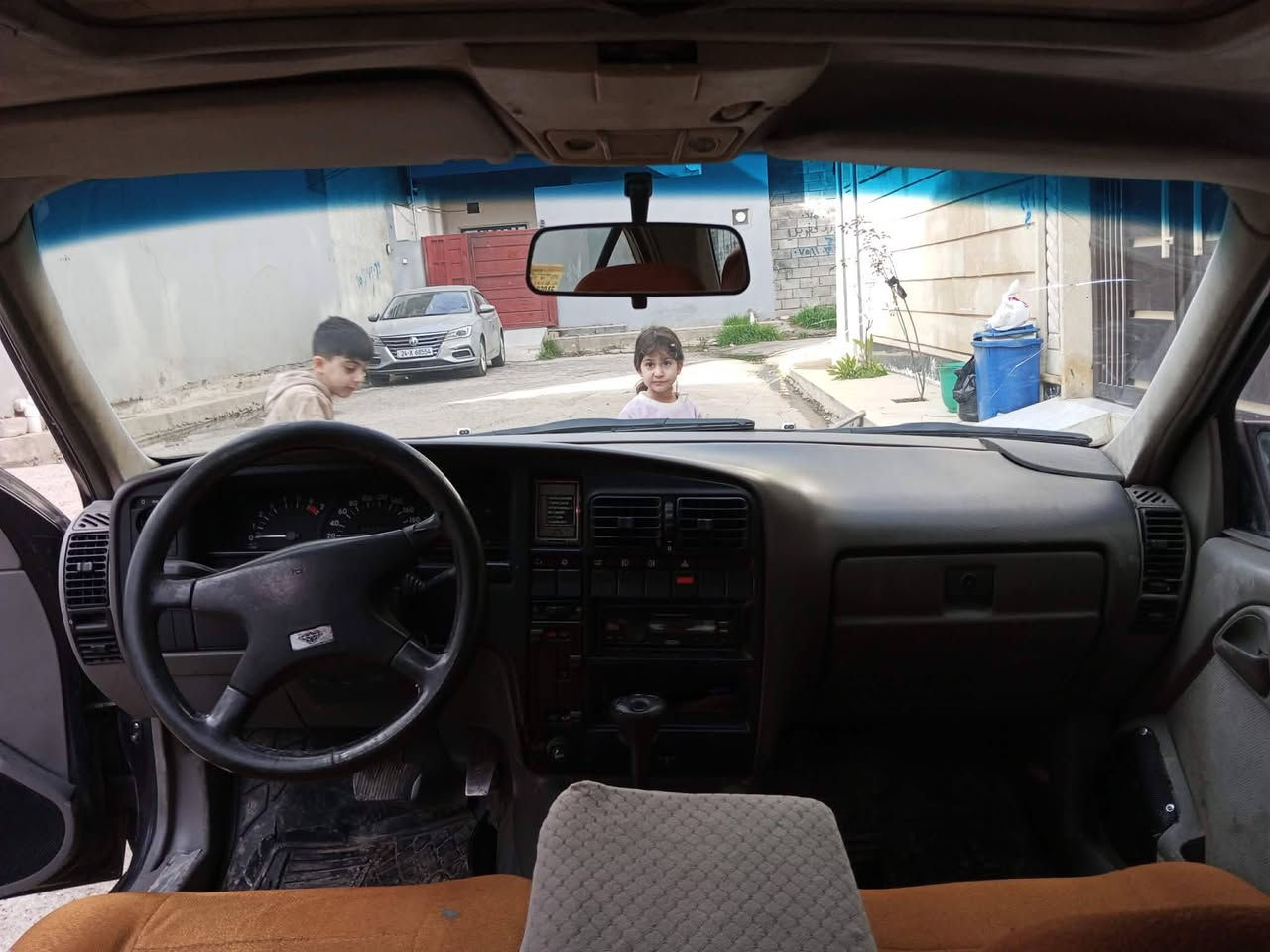 اوميكا موديل 1993 اصل تبريد بس عاطل كير اوتوماتيك محرك 24 محركها نفخ وتنقيص سياره بدون صبغ بدون طخه خلاص بس تقحيل سعرها 26 رقم اخضر سنويه بيضه شرط التحويل للاستفسار ***********
