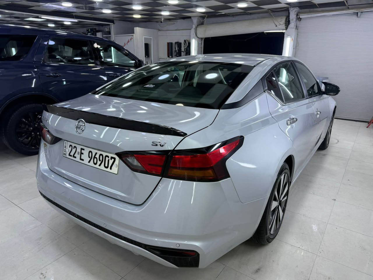 سلام عليكم نيسان التيما موديل 2022 SV  سعر 163$ سنويه باسمي شرط تحويل وال وكالة رقم جديد دولي بطاقة بانزين بيها سياره حيل جديده ومابيها نقص بدون صبغ جاملغ امامي مبدل بلادي مشدود نفس لون وشبر بل بونيد تعديل مكان كركوك رقمي *********** كركوك, العراق
