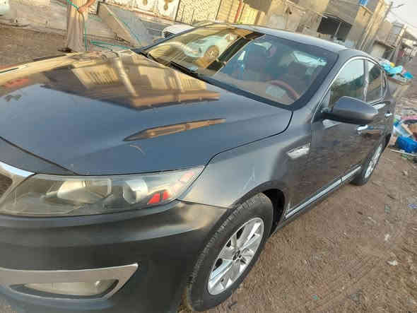 سياره كيا اوبتيما وارد كوري للبيع فقط السياره مكفوله من الضربه توجد طخات بسيطه بجهة الصدر مكينه وكير وحداده وتبريد مكفولات السياره رقم بصره السعر ١٠٥ وبيهه مجال  للتواصل هذا رقمي ***********
