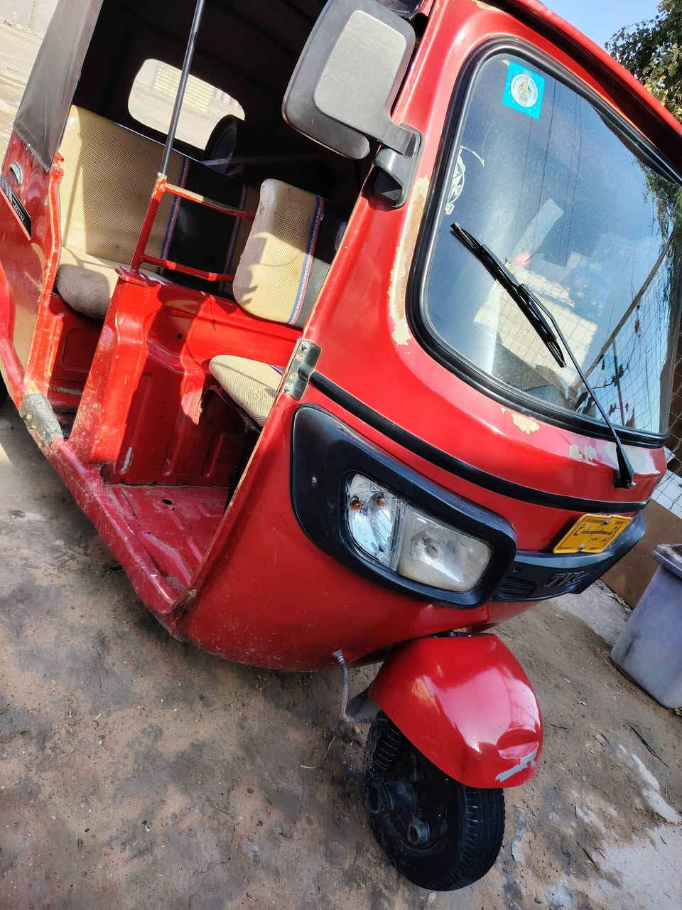 سلام عليكم تكتك للبيع موديل ١٩ ترايك زيرو تخم تاير تخم دبلات مكينة ٢٣ بيهة جديدة مرقم بسمي  عنوان شهداء البياع   كلة جديد مبدلة كلج جديد وايرات كير كلج كلة جديد ماشة فناجين بوربرينات كلة جديد رقم *********** سعر ٥ ونص وبيهة مجال قليل لين صارف علية اي نقص ما بيهة
