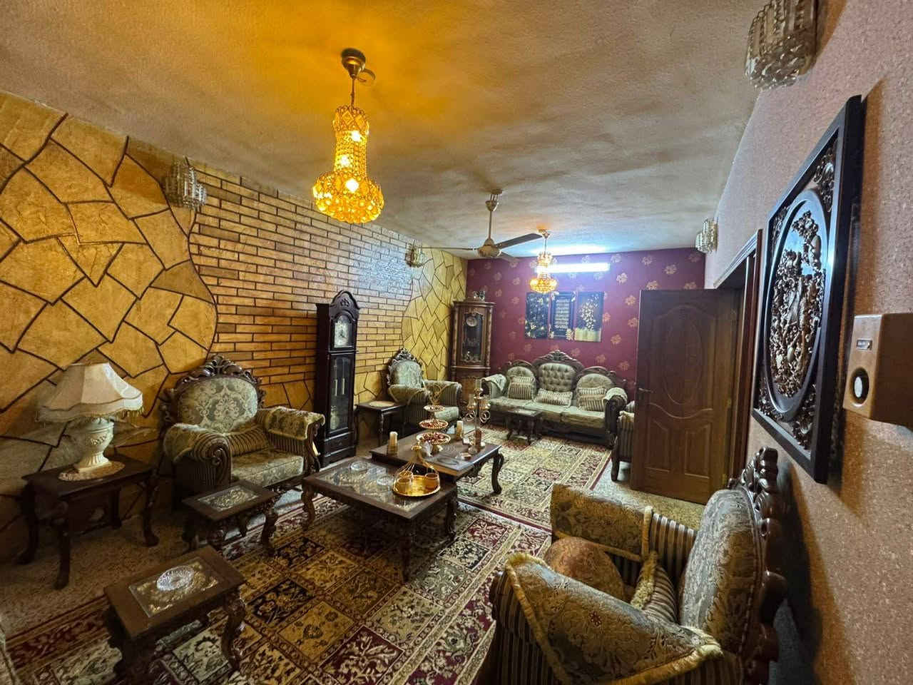 عل بركه الله
السلام عليكم 
دار للبيع كلاسك بناء 1990
المساحه 300متر بسعر قطعه ارض

الواجهه 12متر 

النزال 25 متر 

العنوان:-شهداء البياع/دور الضباط /قرب شارع المضخه الثاني 

يحتوي الدار على سكنيه :-  گراج + حديقه /

غرف نوم عدد 3/ حمامات 2/مطابخ 2/هول داخلي/مناور/

واجهه مرمر /موقع ممتاز/مربع سكني هادء /#طابوصرف

للاستفسار الأتصال 
***********
***********
يتوفر واتساب ✳️
