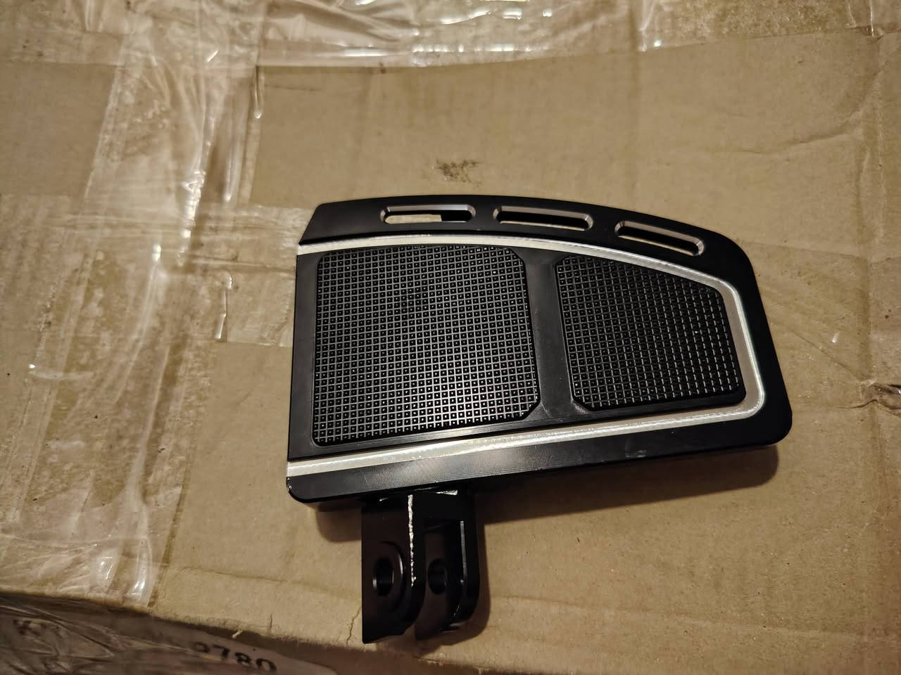 يم اعلئ سعر زوج   دواسات هوندا  هارلي
المادة: عادة ما تكون مصنوعة من الألومنيوم المتين مع أجزاء مطاطية لمنع الانزلاق


**إذا كنت صاحب هذا الإعلان وتريد حذفه لأي سبب، رجاءا أرسل رسالة إلى الدعم الفني**