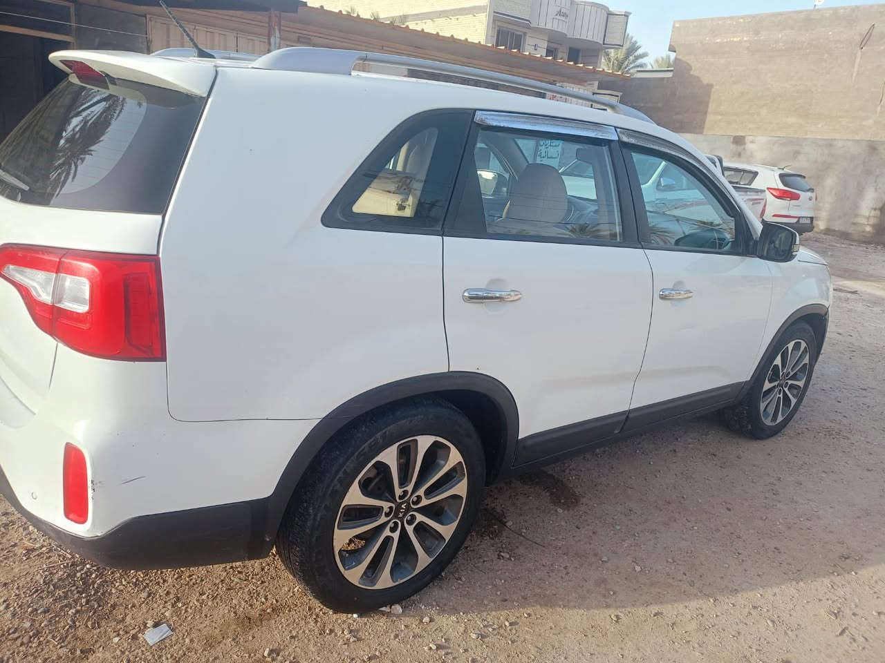 سورنتو موديل ٢٠١٣شكل ال١٤خليجي
نص فول مكفوله ماعدا بارد بل باب 
تخم تاير حداديه إماميه خلفيه جدد
سبعه راكب أربعه اسلندر
رقم ديالى بسمي مكان السياره كربلاء 
السعر ١٦٠وبيه مجال 
***********
