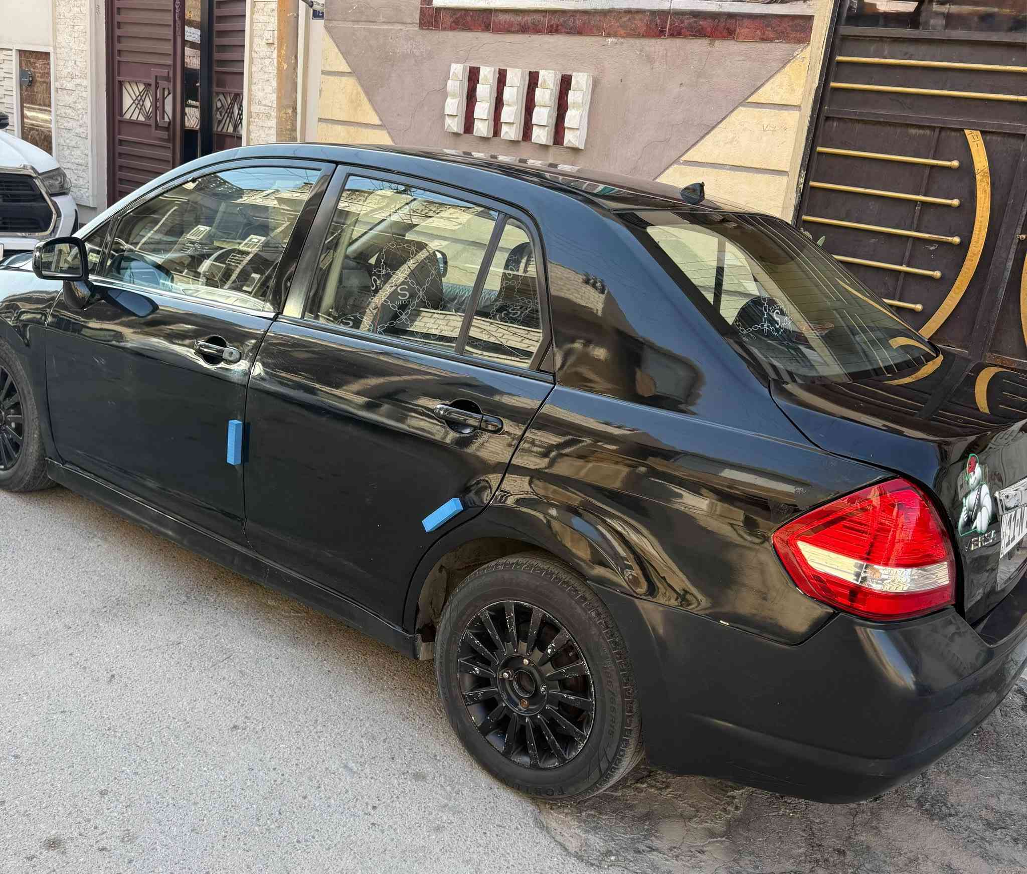 السلام عليكم
نيسان فيرسا موديل 2008 مكفوله مكانها بغداد الشعب خلف الاطفائية السعر 65ورقه وبيها مجال بسيط 
للتواصل ***********
