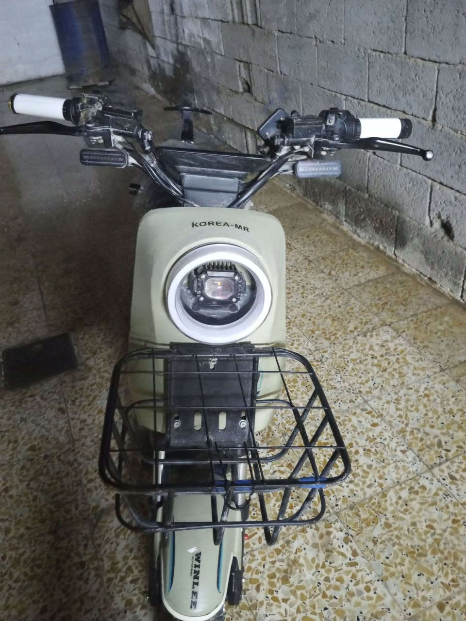 السلام عليكم دراجة شحن مستخدمة شهر ونص نظيفة سعرها 380وبيها مجال مكاني ديالى بعقوبة الاتصال ***********
