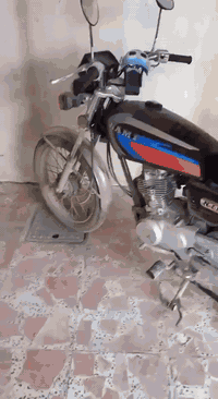 للبيع
نامه اربعه كير امتياز 

موديل 2025

جبتها بشهر 11

دراجه جديده 

رايدها ب700

بغداد
***********
