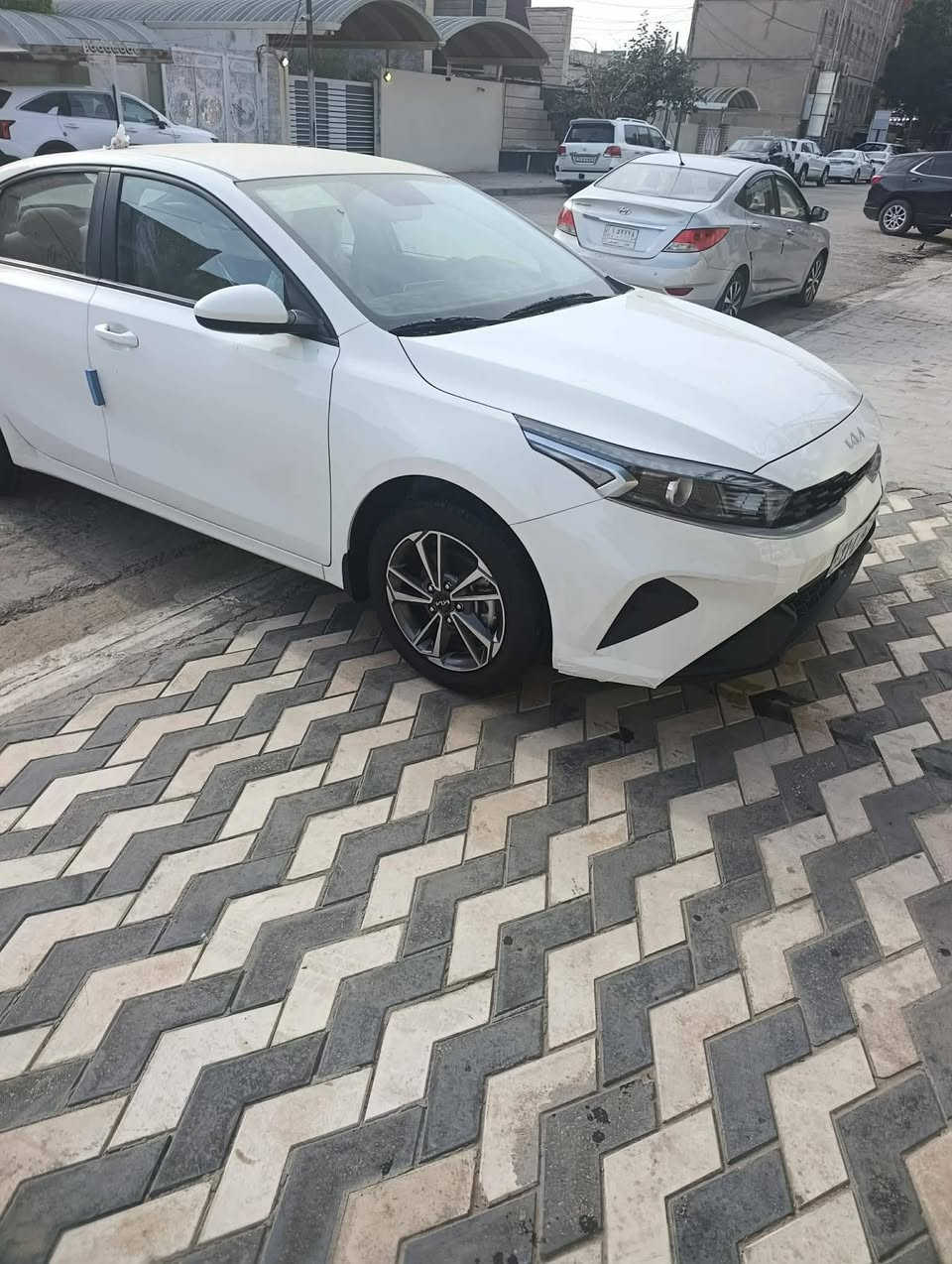 للبيع كيا سيراتو موديل 2024 رقم انكليزي بغداد باسمي محرك 2000 داخل بيجي ماشيه 35الف سيارة بيها نص جاملغ امامي صبغ بدون فتح والباقي مكفول السعر 168وبيها مجال بسيط للاستفسار اتصل ***********
