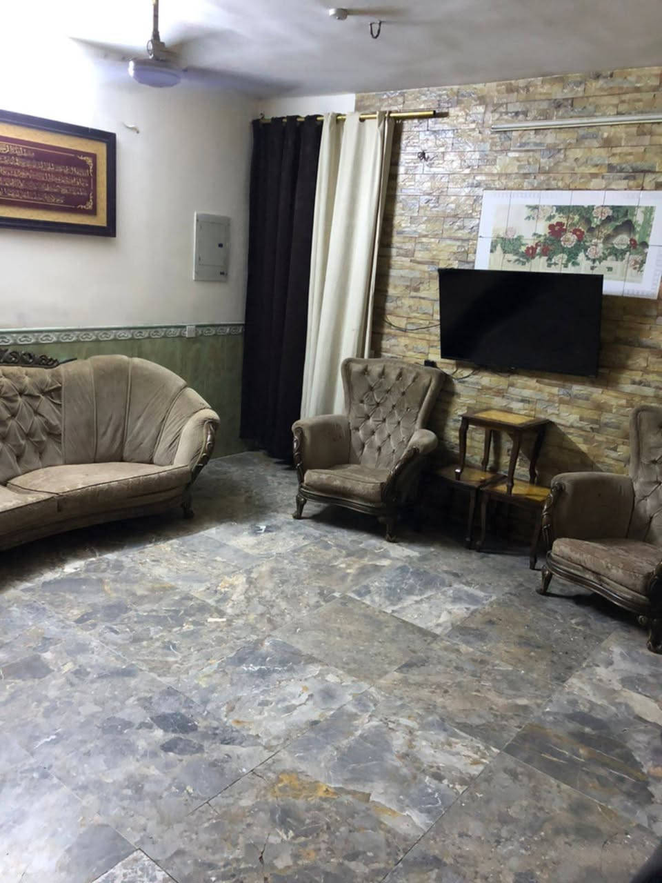 تخم 8 مقاعد نظيف بس يرادله غسل ب 200 وبي مجال


**إذا كنت صاحب هذا الإعلان وتريد حذفه لأي سبب، رجاءا أرسل رسالة إلى الدعم الفني**