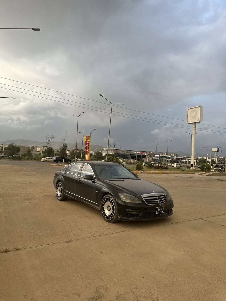 mercedes s65 amg v8
مارسیدز s65 مۆدێل (٢٠٠٨)
سەیارەکە ساخەو دووبەیە
کۆدی بۆ کراوە
سەیارەکە فولە 
نرخ(٥٣)مەجال
بۆ زانیاری زیاتر  پەیوەندی بکە بە(***********)
