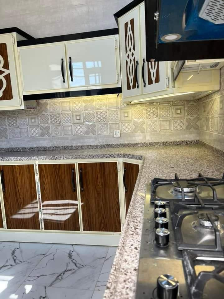 🍴✨ مطبخ ألمنيوم من أعمالنا ✨🍴
إن شاء الله ينال إعجابكم 🤍

🔹 مواصفات:
🇹🇷 خامات تركية عالية الجودة
🪵 محشّى بالخشب لثبات ومتانة أكثر
💧 دواخل فوم ضد الماء
🎯 التصميم والتنفيذ حسب طلب الزبون
سعر المتر الارضي ١٤٠
سعر المتر معلق ١٤٠ 
سعر المتر المرمر ٩٠ الف
سعر المتر الكوارتز١٢٥الف 
📞 للاستفسار والتواصل:
عبر الصفحة 📩 أو الاتصال على الرقم:
*********** 📱العنوان كوت دور العمال
