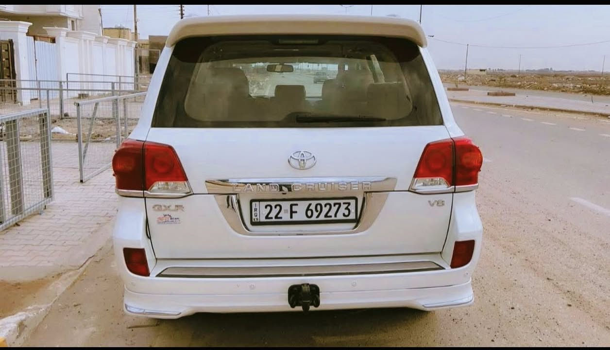 السلام عليكم 
للبيع او المرواس 
لاندكروز بريم 2015 8سلندر مكينه 4600
فول موصفات ماشيه 150 ألف 
مكفوله كفاله عامه عدا بارد بالجاملغ الأيمن فقط 
رقم أربيل تحويل مباشر 
السعر 380 
مكان السياره بغداد ***********
