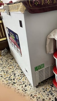 مجمدة الحافظ للبيع السعر 250مستعمله مدة قليله اخت الجديد 07737265832