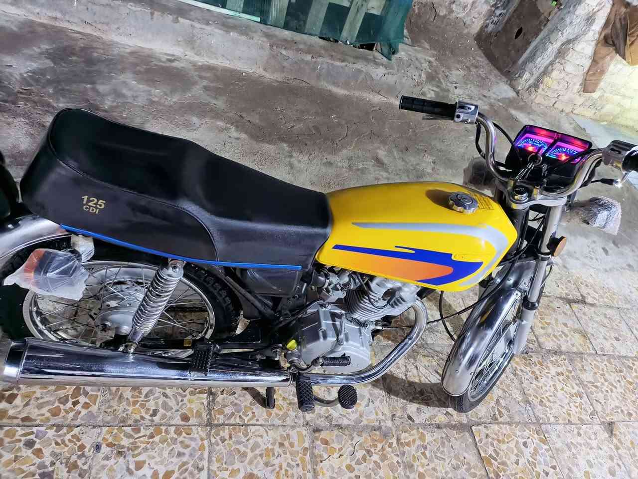 سلام عليكم شباب دراجه للبيع وراق سعر 700وبيه مجال  ***********هاذ رقم
