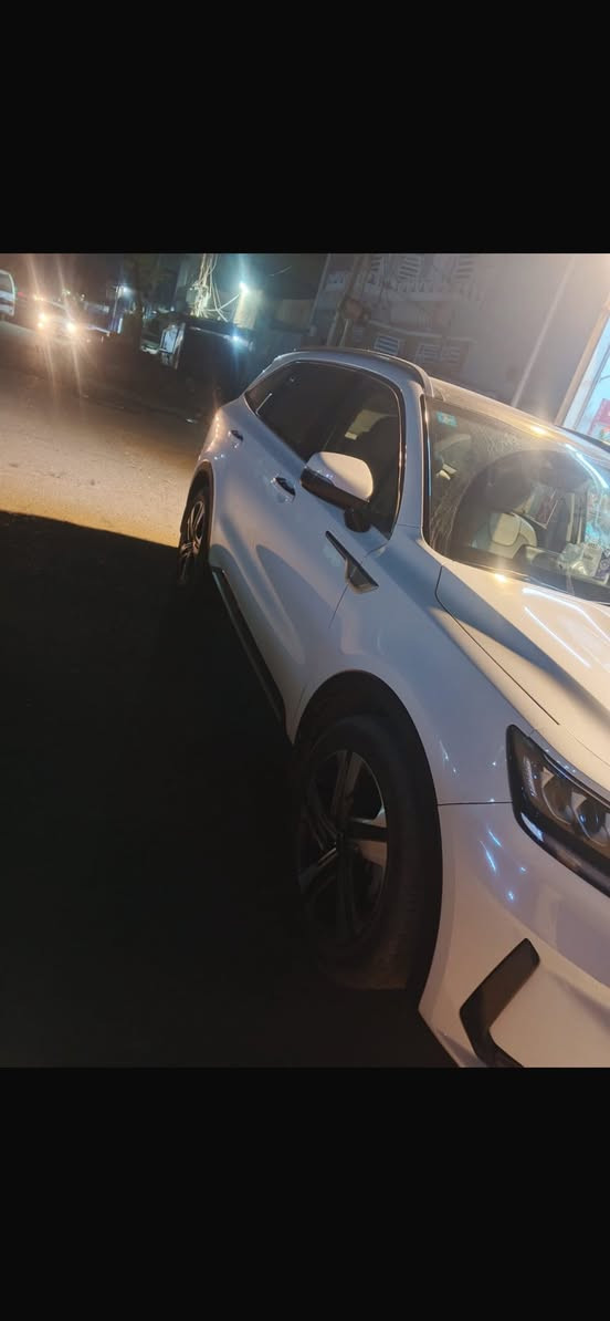 السلام عليكم ورحمة الله وبركاته من رخصت الادمن 
للبيع سورنتو موديل ٢٠٢٢ خليجي فول مواصفات 
ماشيه ٦٢ اخت اخت الزيرو كفاله عامه حتى الدعاميات مجرد بارد خفيف كلش موضح بل صوره 
والسعر ٢٧٥$ ورقه بغداد بسمي واعتذر على الاطاله هذا رقمي ***********
