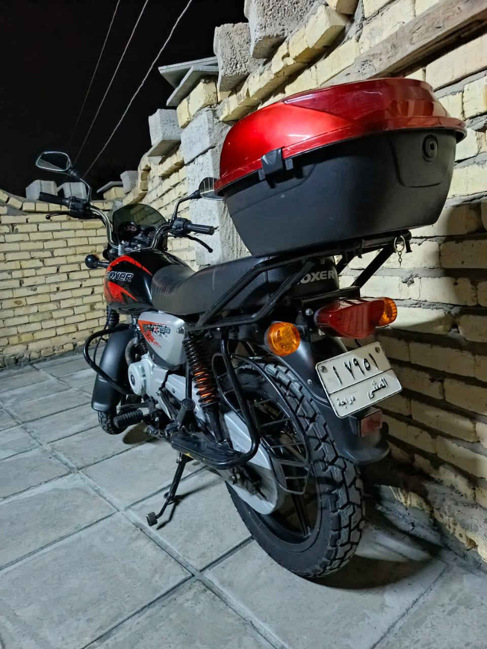 السلام عليكم بوكسر للبيع موديل 23 مرقم كامل سنويه ولوحات الدراجه جدا نظيفه وما مشتغله توصيل المكان المثنى المركز السعر 3مليون وبيها مجال بسيط للاستفسار *********** رقم صاحب الدراجه
