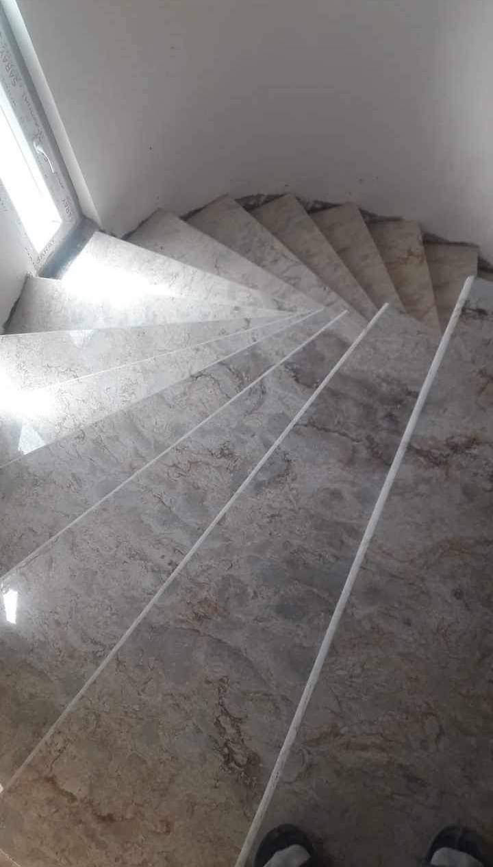 مستعدين لعمل السيراميك والكاشي بكافة أنواعه والبورسلين والمرمر والكرانيت وحجر القرض وتطبيك بايات الدرج شغل درجة اولئ شرط إشراف هندسي كله عاليزر وهزاز واحدث اليات العمل متوفرة وإنجاز سريع بالعمل والتزام بالموعد وبأنسب الأسعار متفرغ للعمل حالين للتواصل  ***********
