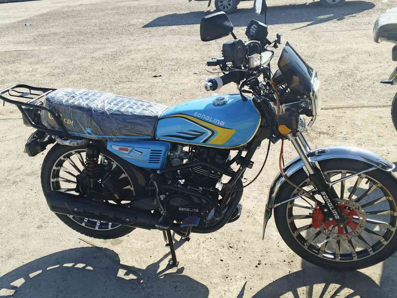 السلام عليكم للبيع دراجه 26دراجه ماعايزها اي نقص منفيز كامل مكينه 200مكان دراجه سامراء السعر 800وبيها مجال لشراي/التصال***********
