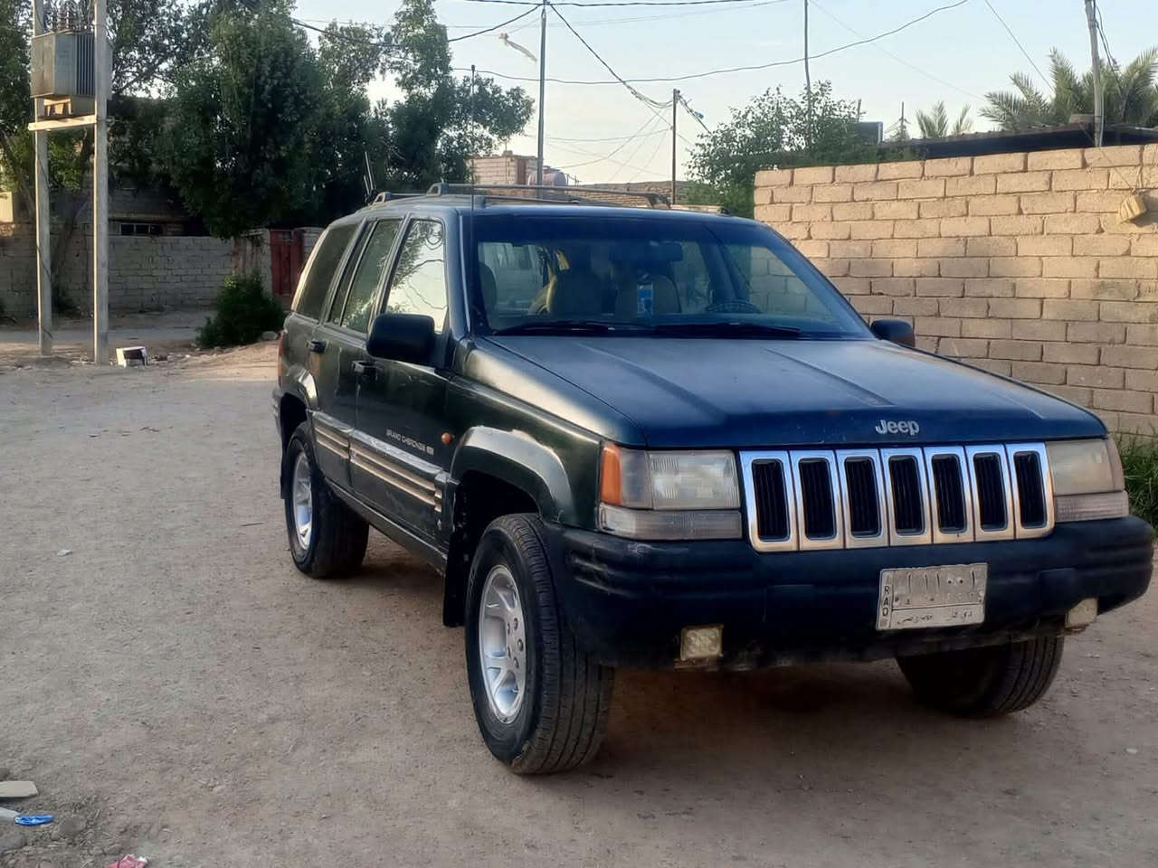 السلام عليكم جيب شاروكي موديل 98 سياره ذي قار سنويه 28 سياره جاهزه من كلشي سعر 42 وبيها  مجال للاستفسار الأتصال على ***********
