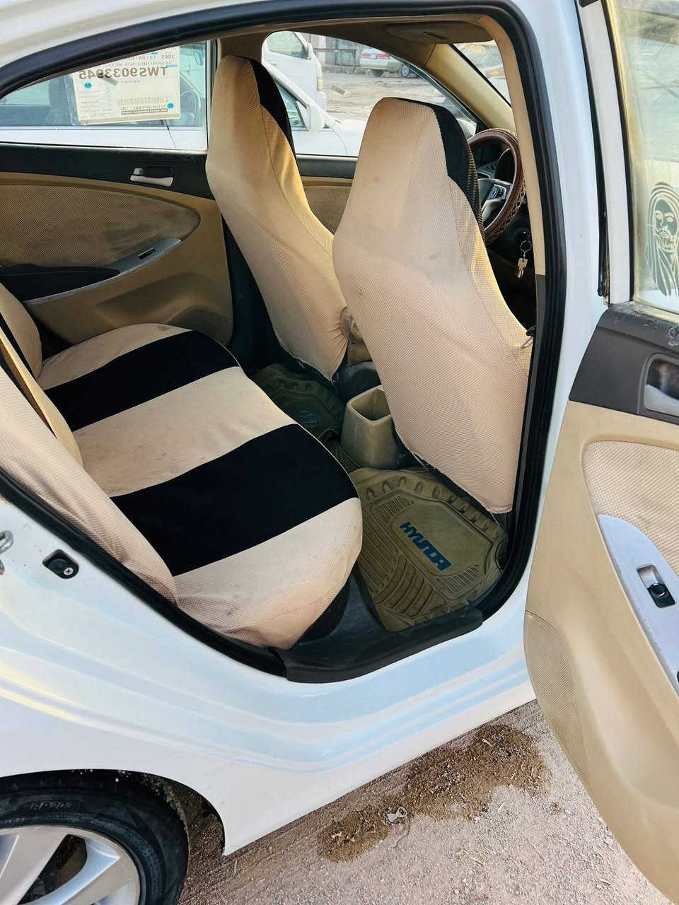 اكسنت 2015 رقم بصره بسمي سنويه جديده  سياره فول مواصفات حلو ومكفوله محرك وكير وتبريد ماعده بيه طخه بجاملق الخلفي 
سعر 78 
***********
