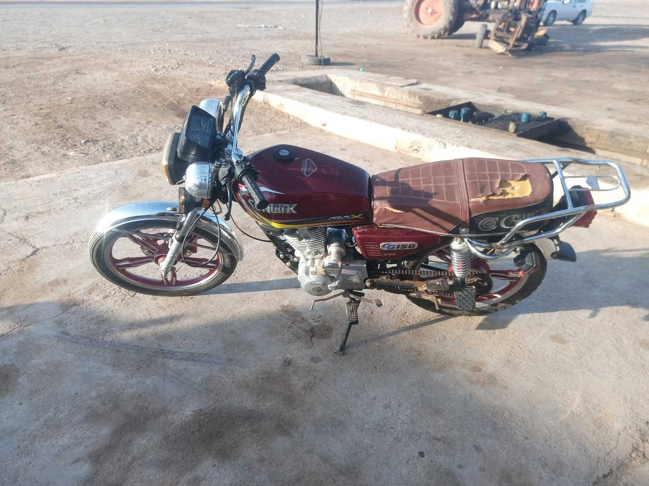 دراجة سيفان 2023
اوراق كاملة 
محرك مامفتوح 
مكفول من كل عيب 
سعره 520
مكانه جسر مندلي 
للاتصال 
***********
اتصال وتدلل
