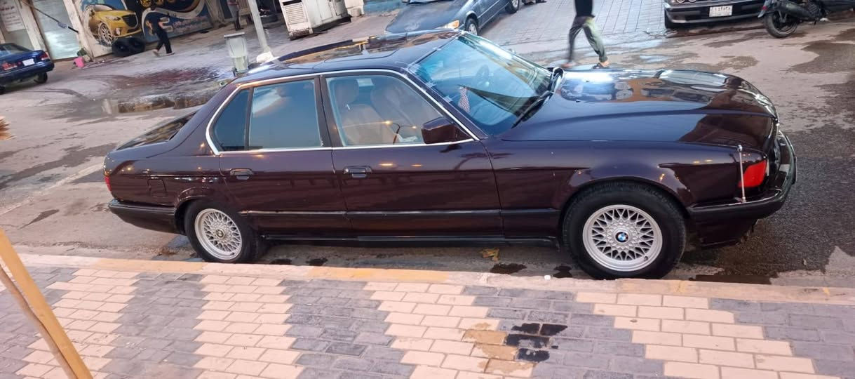 السلام عليكم
للبيع   بي ام  530
موديل 91 رقم بغداد انكليزي مشروع وطني
سنوية ل 27
محرك وكير مكفولات كهربائيات كلها شغاله
مكفولة من كلشي
تحويل موباشر ثاني يوم
السعر 50 $ وبيها مجال
هاتف ***********
مكاني الفلوجة
