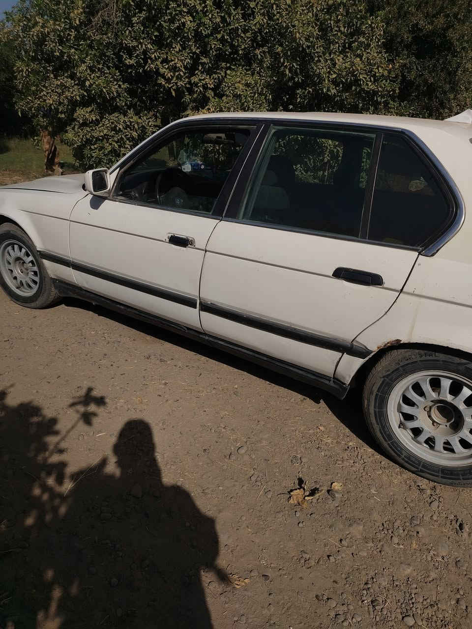 السلام عليكم للبيع بي ام 735 كير ومحرك فول أوراق ضايعه ابيع حبل العنوان الضلوعية الحردانيه السعر 16وبيه مجال التصال على الرقم ***********
