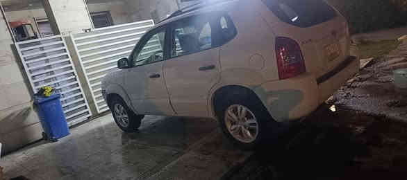 سلام عليكم لبيع توسان موديل 10ماشيه 180مكينه وكير وصدر جديد رقم بغداد مابيه اي نقص بيه جاملغ خلفي شويه صبغ ول بنيد بدل بلادي سعر 115 بكاني بغداد بنوك ***********5
