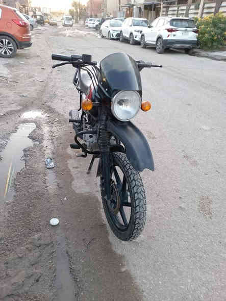 سلام عليكم بوكسر للبيع موديل ٢٠٢٣ رقم وسنويه مكفولة مكينه برغي مامفتوح شرط لفحص ولقناعة يله تاخذها دراجه صالهة سنه متروكه ***********سعر2,300بيها مجال
