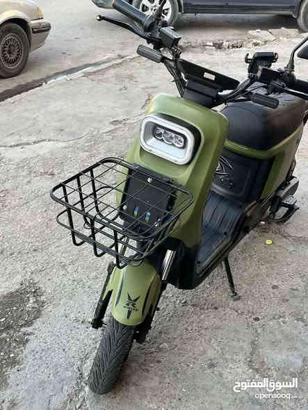 السلام عليكم دراجه R8 2025  ماشيه 2000 فقط السعره 425 وبيه مجال بسيط للطيبين العنوان الحريه الدولعي الشارع العام 
الرقم ***********
