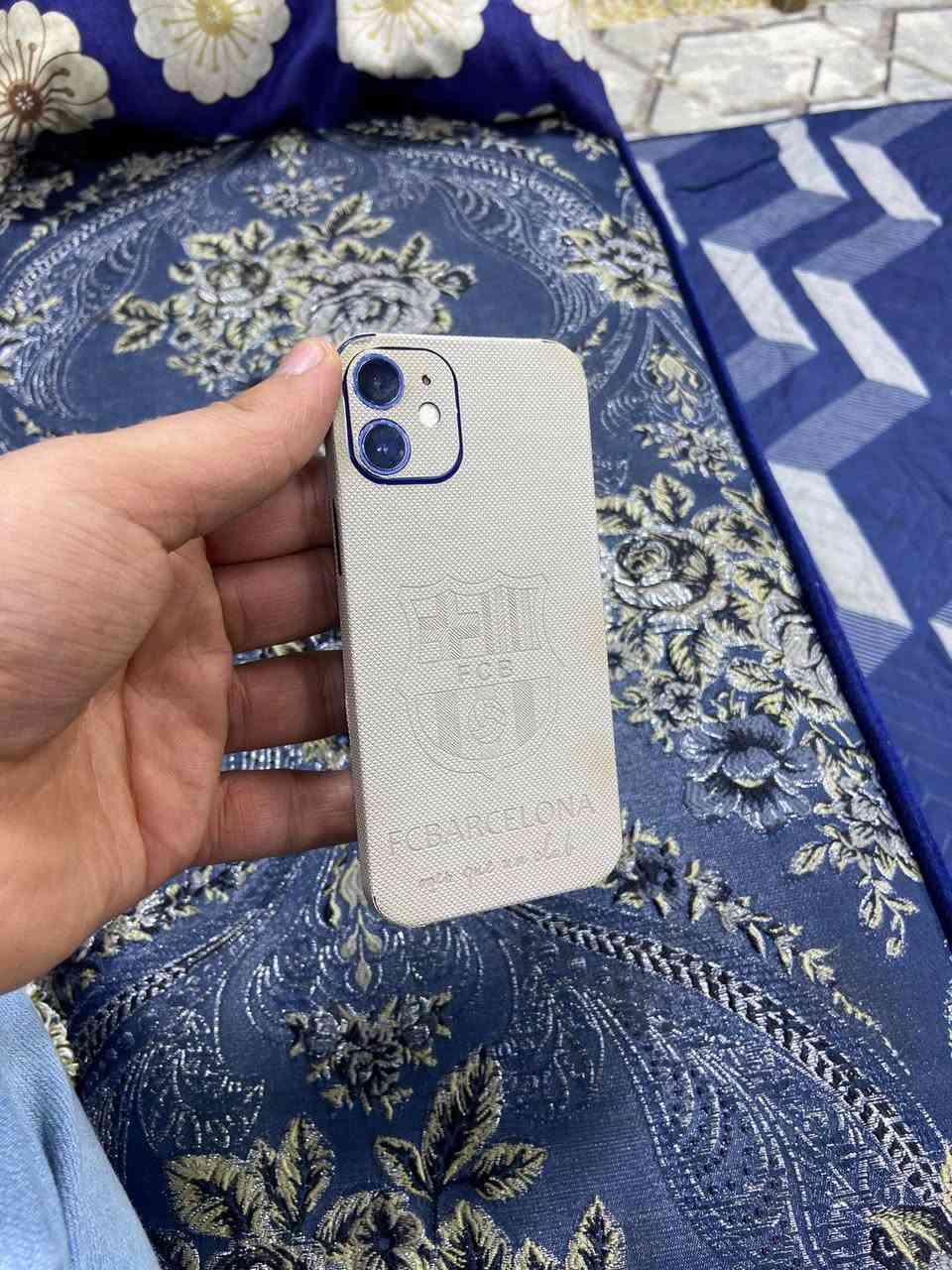 السلام عليكم ايفون 12 mine 
جهاز ماستر كلشي ممبدل كلة شغال وبلادي 
ذاكرة 64 بطارية 79 جهاز كلة شغال 
ماستر شرق اوسط A/AA 
مكاني : بغداد بالقرب من سيكال 
رقمي *********** 
السعر : 185 وبي مجال
