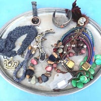 طقم اكسسوارات • مع صينية