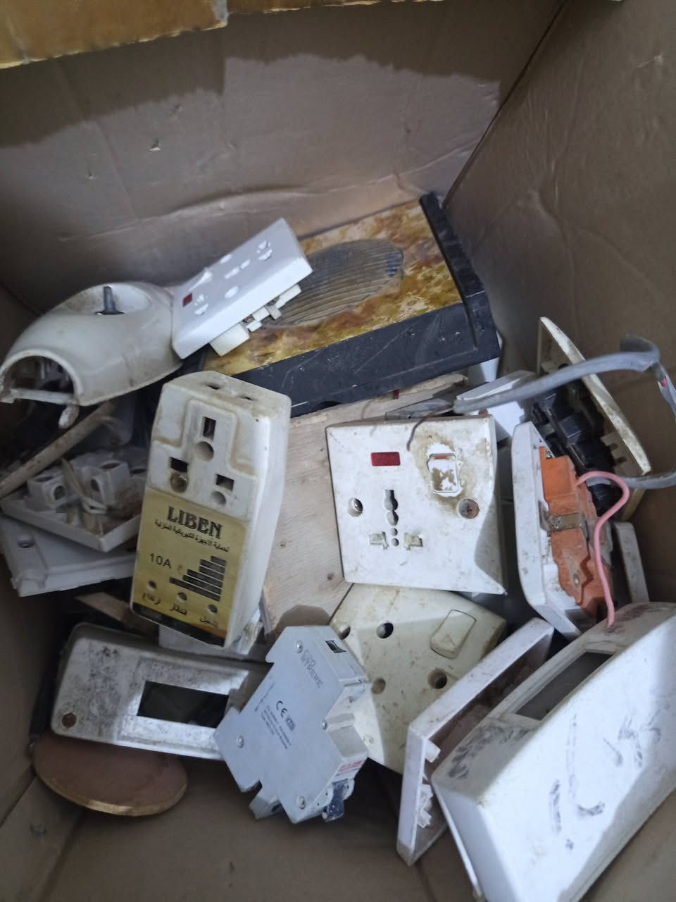 نقط كهرباء واجهزه حمايه وجوز للبيع


**إذا كنت صاحب هذا الإعلان وتريد حذفه لأي سبب، رجاءا أرسل رسالة إلى الدعم الفني**