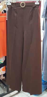 بنطلون • قميص • ملابس نسائية