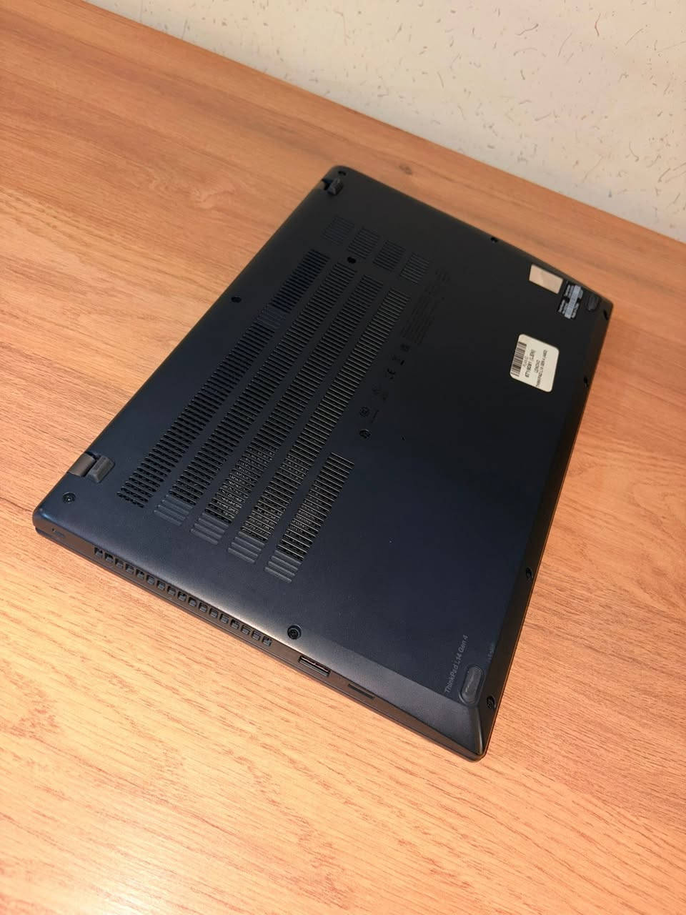 سڵاو بەڕێزان…

لاپتۆپی Lenovo thinkpad دەستی دوو بۆ ففرۆشتن زۆر پاک و ناکەراوە و بێکێشە شاشەی 180 پلە ئەکرێتەوە، شەحنی ئەسڵی خۆی لەگەڵە

Lenovo thinkpad L14
Specs : مواسەفات 
🟢 Cpu amd ryzen 7 7730u 8 core / 16 thread  Generation 7 zen 3 
🟢 Ram 16 Gb ddr4 
🟢 Memory 256 Gb ssd 
🟢 Gpu integrated Amd radeon 8gb 

Ports : 
2 USB-C 
2 USB thunderbolt 
HDMI
LAN
AUX
SD CARD MEMORY
بەشێوەیەکی گشتی دەتوانێت زۆربەی کارەکان بکات لەبەر پرۆسێسەرە بەقوەتەکەی 

نرخی ئەم لاپتۆپە $370 دۆلار  و معامەلە 
سلێمانی


**إذا كنت صاحب هذا الإعلان وتريد حذفه لأي سبب، رجاءا أرسل رسالة إلى الدعم الفني**