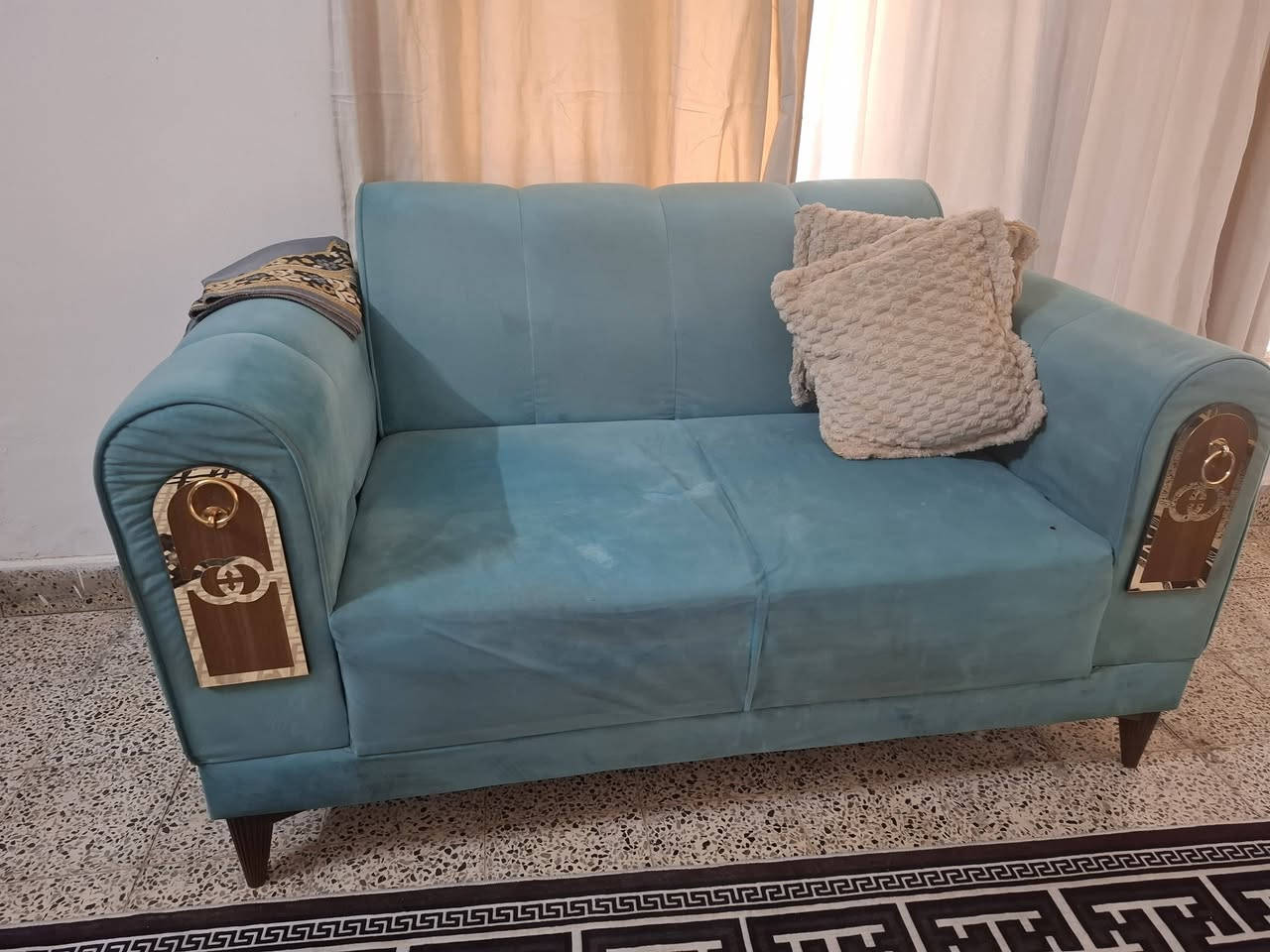 ميز طعام مع ٦ كرسي وتخم ٧ مقعد للبيع المكان السيدية


**إذا كنت صاحب هذا الإعلان وتريد حذفه لأي سبب، رجاءا أرسل رسالة إلى الدعم الفني**