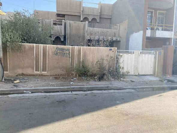 السلام عليكم للبيع دار ٢٢٠م طابقين قديم كلاسك واجهه ١٠ ونزال ٢٢ طابو ملك صرف بااسم ثلاث غرف نوم وصاله ومطبخ وخدمات وحديقه وكراج بسعر الكاع موقع ممتاز
الإعلام حي الشباب قرب شارع قطر الندى للأثاث
للإستفسار الاتصال *********** مكتب اليقين للعقار الإعلام حي الشباب المربع الذهبي شارع جامع الحبيبب المصطفى *********** ومن الله التوفيق للجميع *********** متوفر واتساب واتصال وتواصل على الخاص ومن الله التوفيق للجميع
