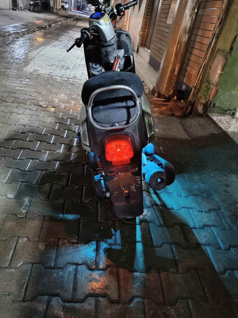 دراجه بوليس نوزل للبيع🛵
المكان الحرية دباش📍
الدرجة بيه نواقص بسيطه 
واتساب ***********
